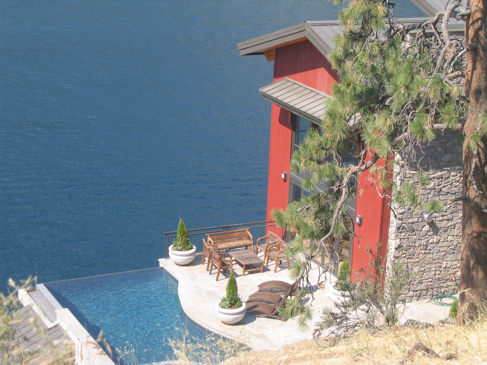 Lake Chelan Infinity Pool, Vanishing Edge in Manson, WA by Outdoor Elements Northwest